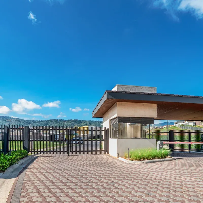 Residencia construida por MATER, vista exterior de la fachada.